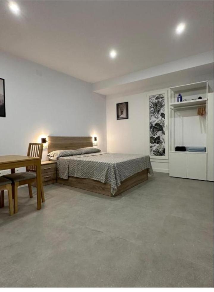 Apartamento Estupendo Piso A 5 Min De La Estacion De Bus Y Tren Maria Zambrano Málaga Exterior foto