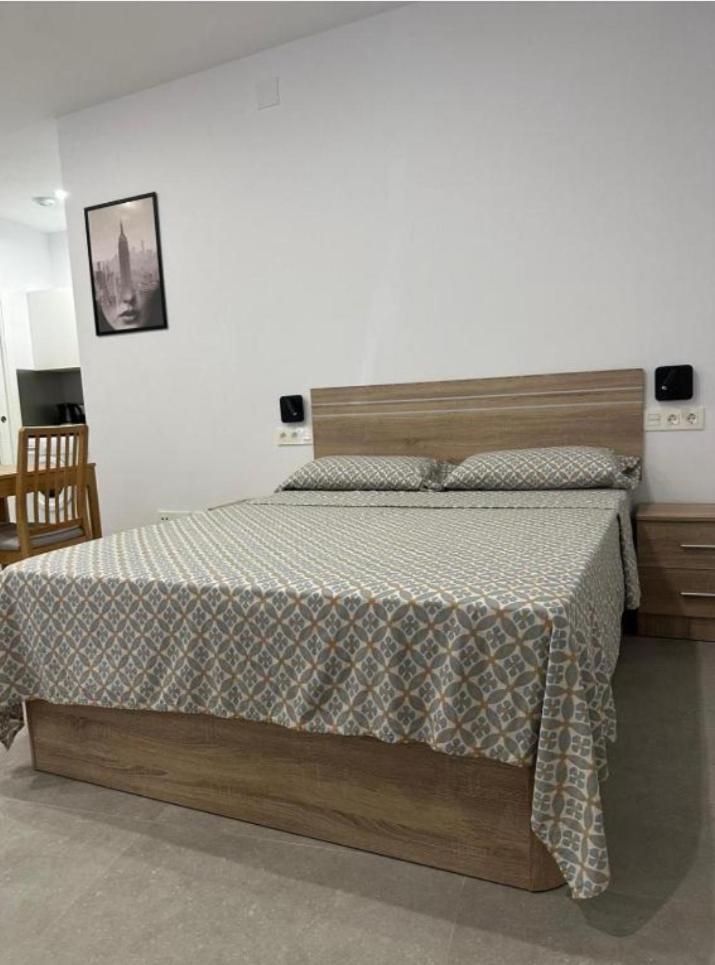 Apartamento Estupendo Piso A 5 Min De La Estacion De Bus Y Tren Maria Zambrano Málaga Exterior foto