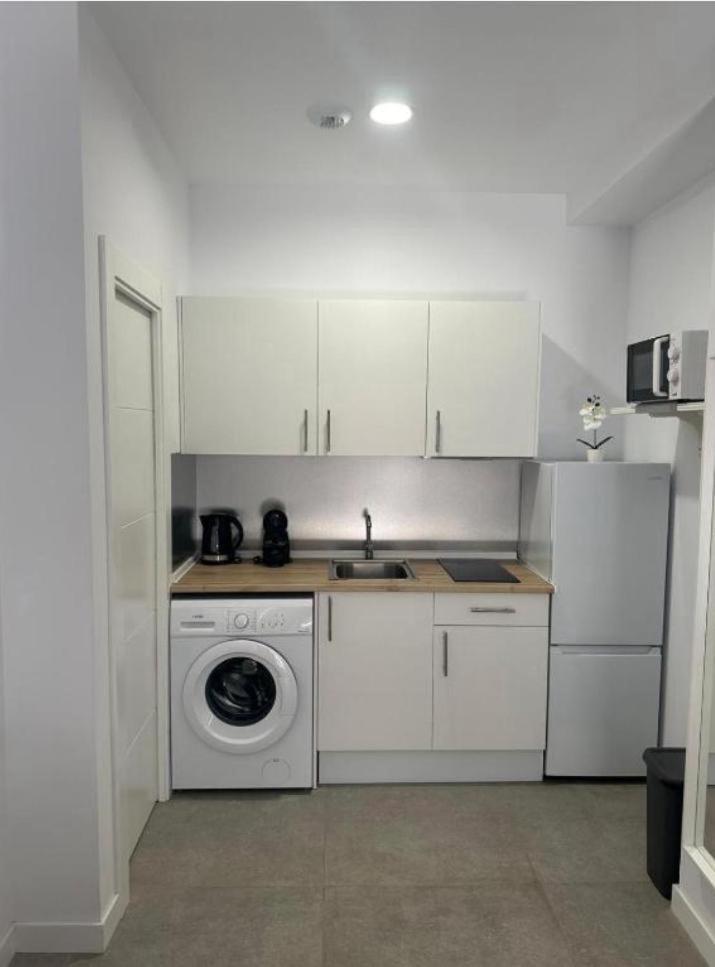 Apartamento Estupendo Piso A 5 Min De La Estacion De Bus Y Tren Maria Zambrano Málaga Exterior foto