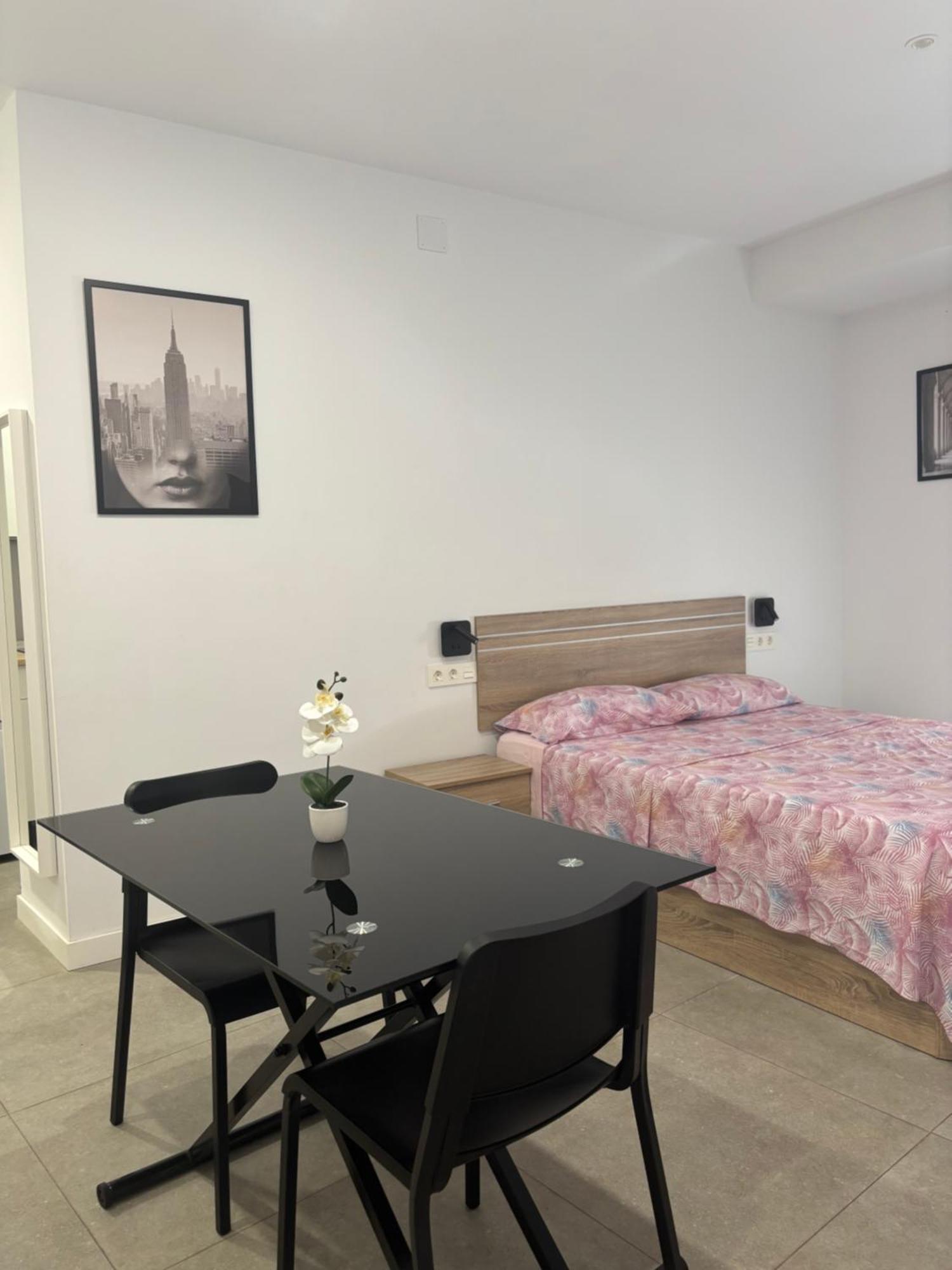 Apartamento Estupendo Piso A 5 Min De La Estacion De Bus Y Tren Maria Zambrano Málaga Exterior foto